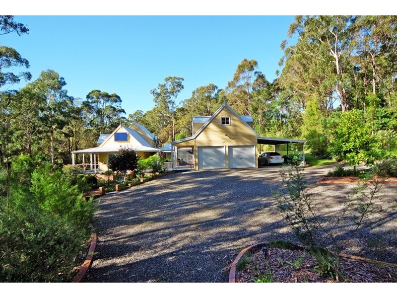 14 McArthur Drive, Falls Creek NSW 2540