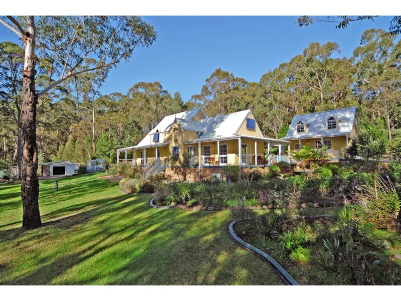 14 McArthur Drive, Falls Creek NSW 2540