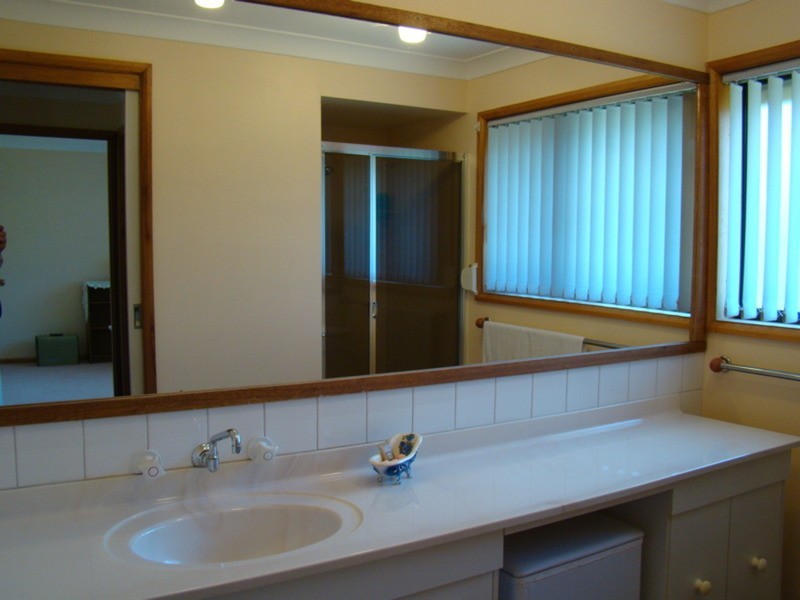 15 Boathaven Avenue, Basin View NSW 2540