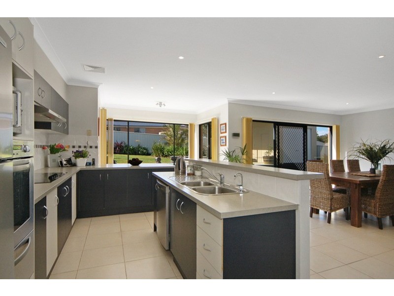 11 Hogbin  Crescent, Sanctuary Point NSW 2540