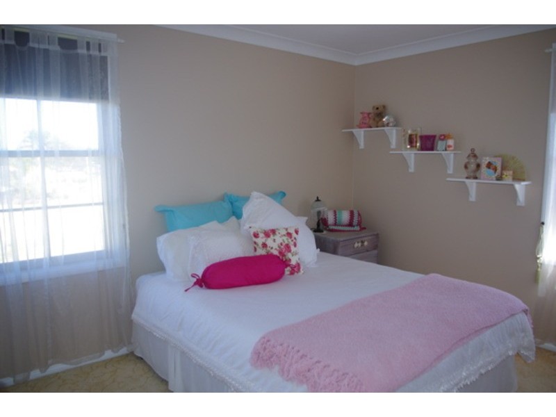 2 Dunisla Street, Sanctuary Point NSW 2540