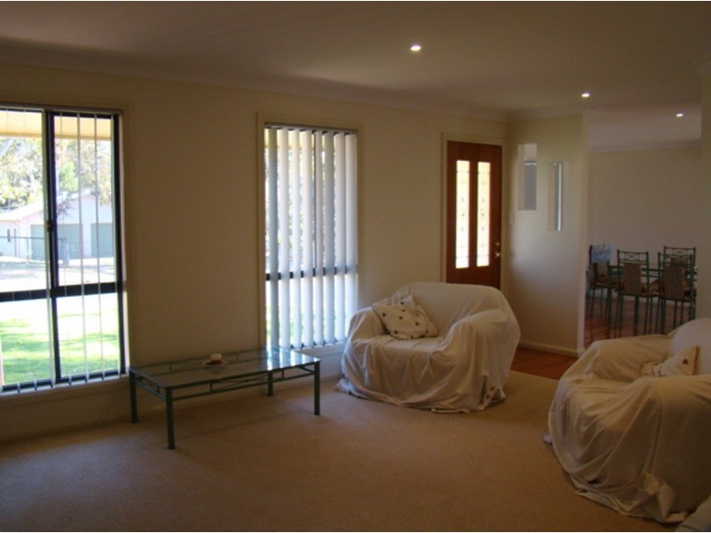 16 Mathie  Street, Basin View NSW 2540