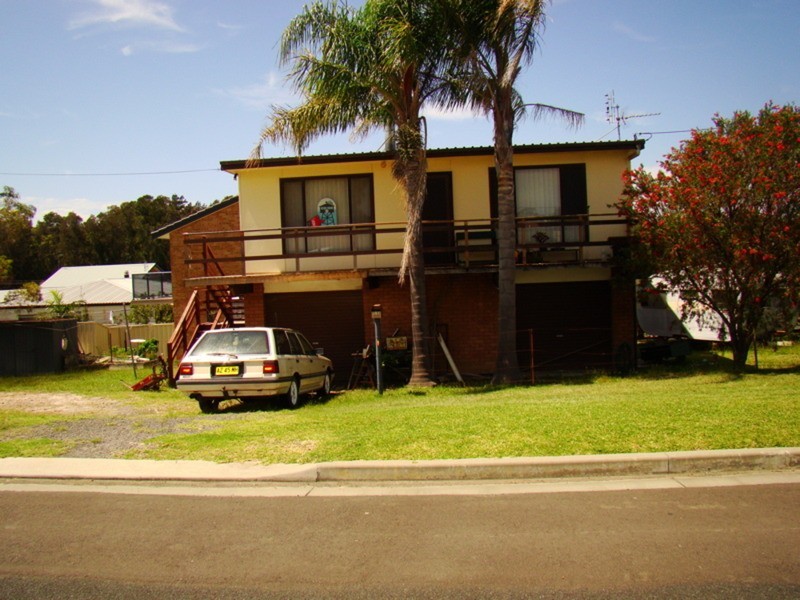 11 Caulfield  Parade, Old Erowal Bay NSW 2540