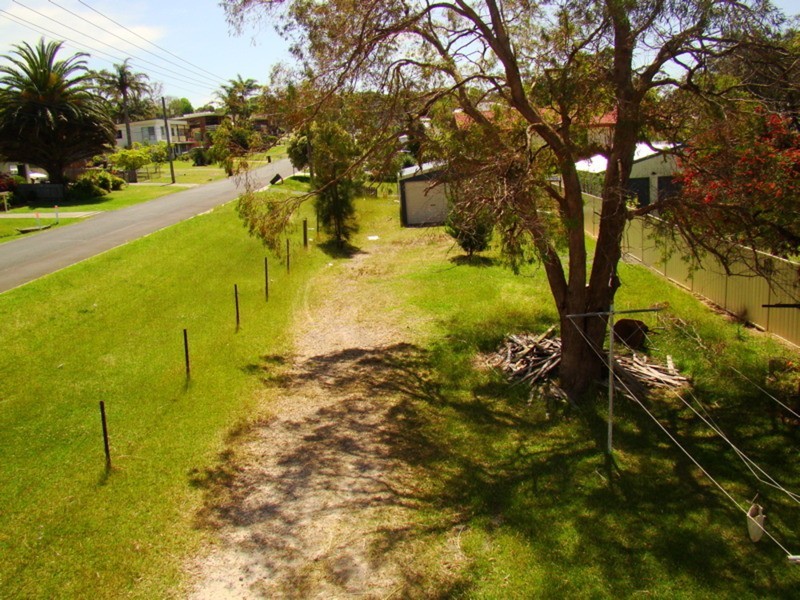 11 Caulfield  Parade, Old Erowal Bay NSW 2540