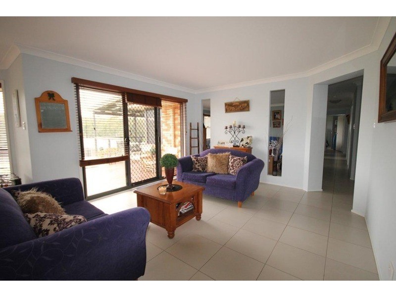 22 Bellfield  Place, Tomerong NSW 2540