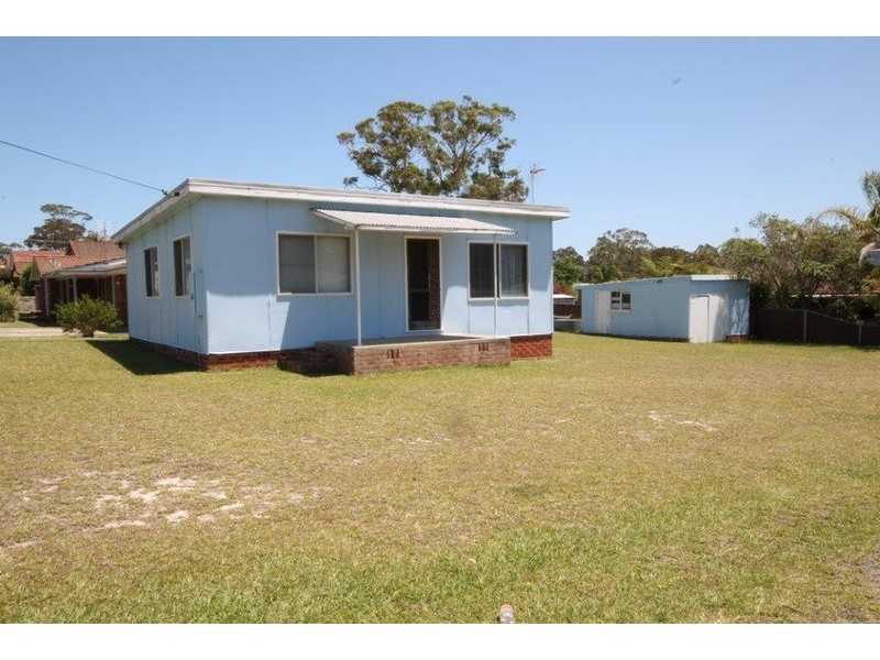 1 Dunisla  Street, Sanctuary Point NSW 2540