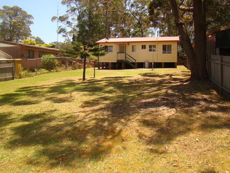 4 Christiansen  Avenue, Old Erowal Bay NSW 2540