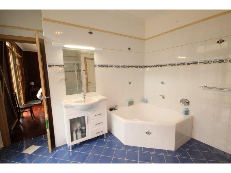 121 Tallyan Point Road, Basin View NSW 2540