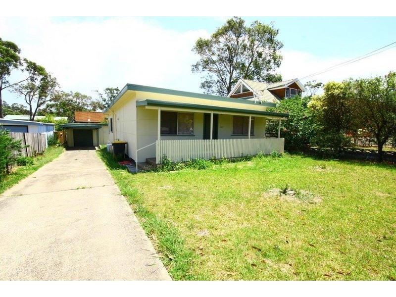 143 Macleans Point Road, Sanctuary Point NSW 2540