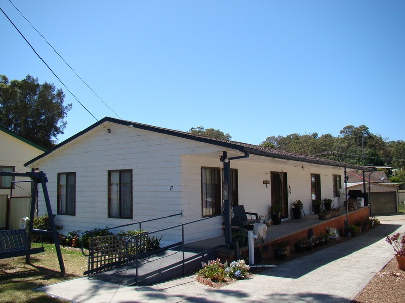 17 Graham Avenue, St Georges Basin NSW 2540