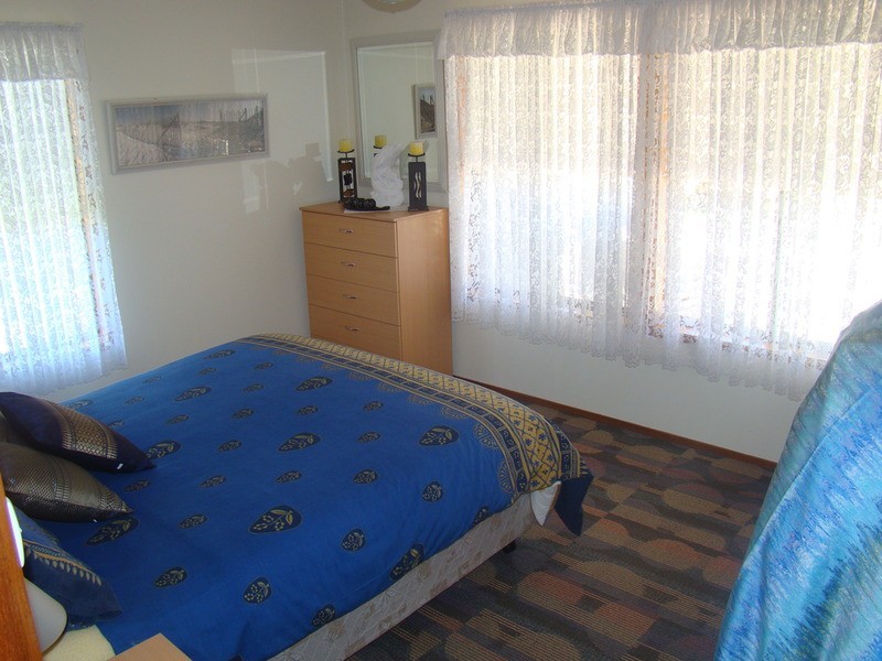 17 Graham Avenue, St Georges Basin NSW 2540