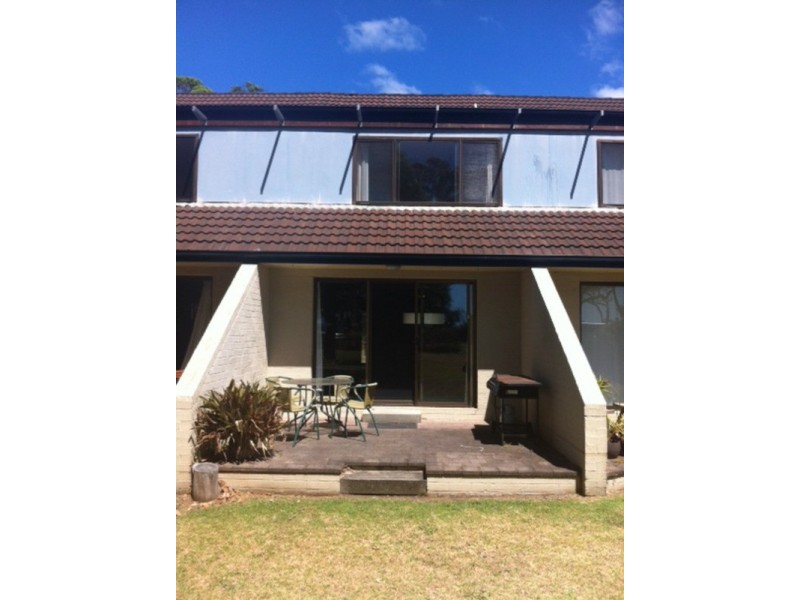 2/5-6 Beach  Street, Huskisson NSW 2540