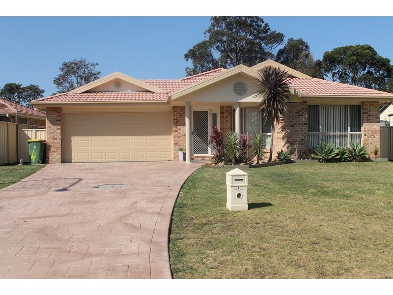 4 Keldie  Close, St Georges Basin NSW 2540