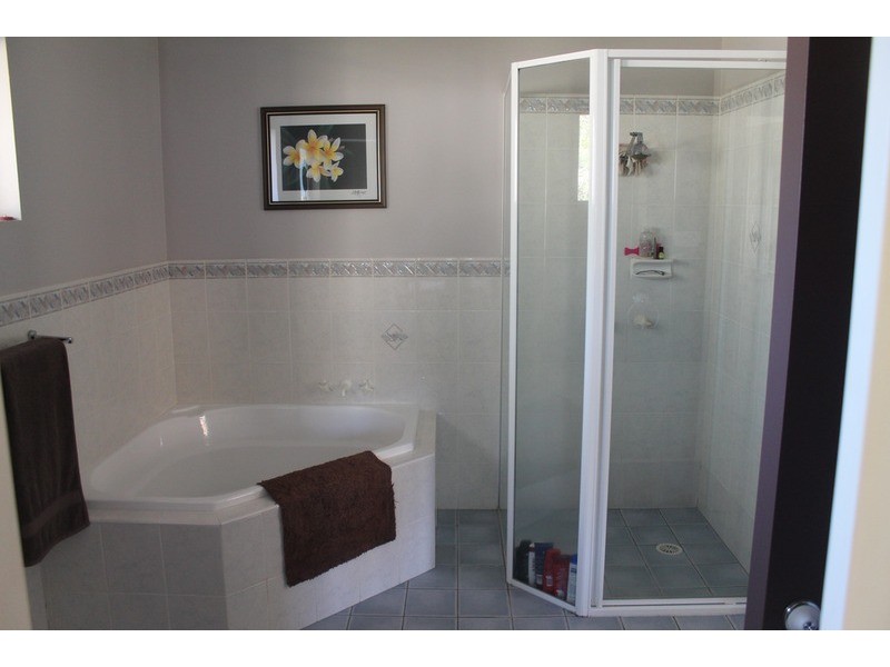 4 Keldie  Close, St Georges Basin NSW 2540