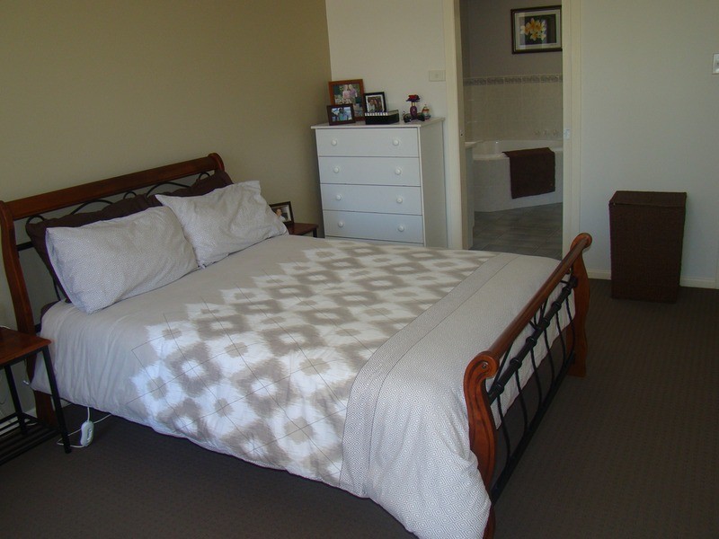 4 Keldie  Close, St Georges Basin NSW 2540