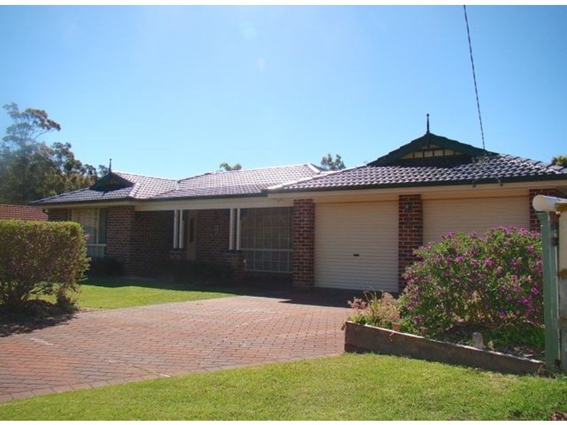 8 Wahroonga Place, St Georges Basin NSW 2540
