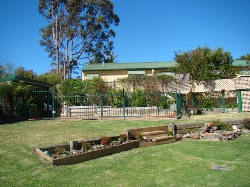 8 Wahroonga Place, St Georges Basin NSW 2540