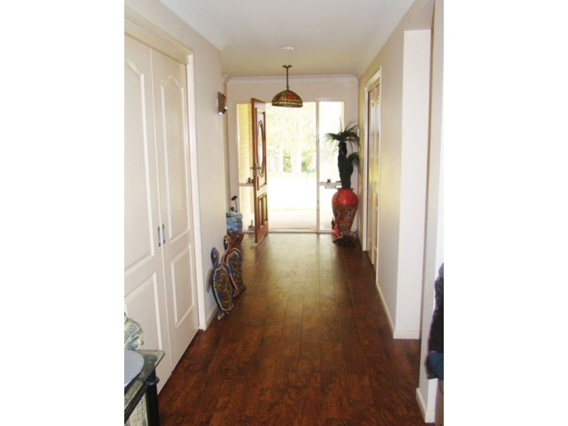 19 Basin View  Parade, Basin View NSW 2540