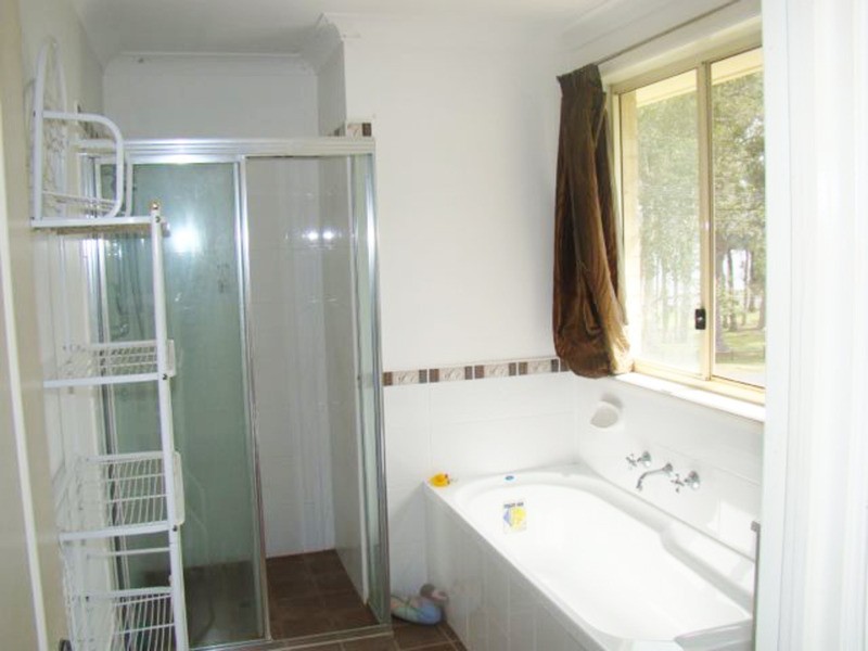 19 Basin View  Parade, Basin View NSW 2540