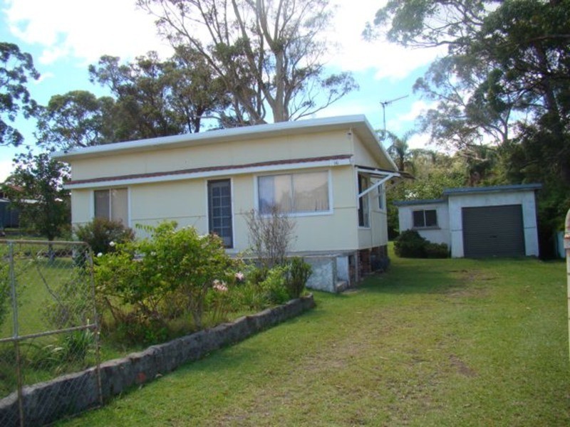 16 High  Street, Erowal Bay NSW 2540