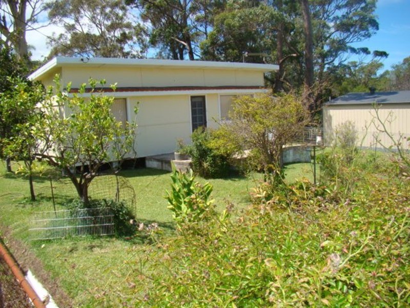 16 High  Street, Erowal Bay NSW 2540