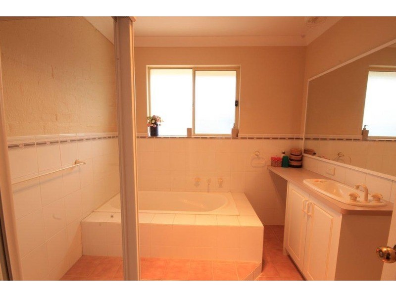 2/7 Duncan  Street, Huskisson NSW 2540