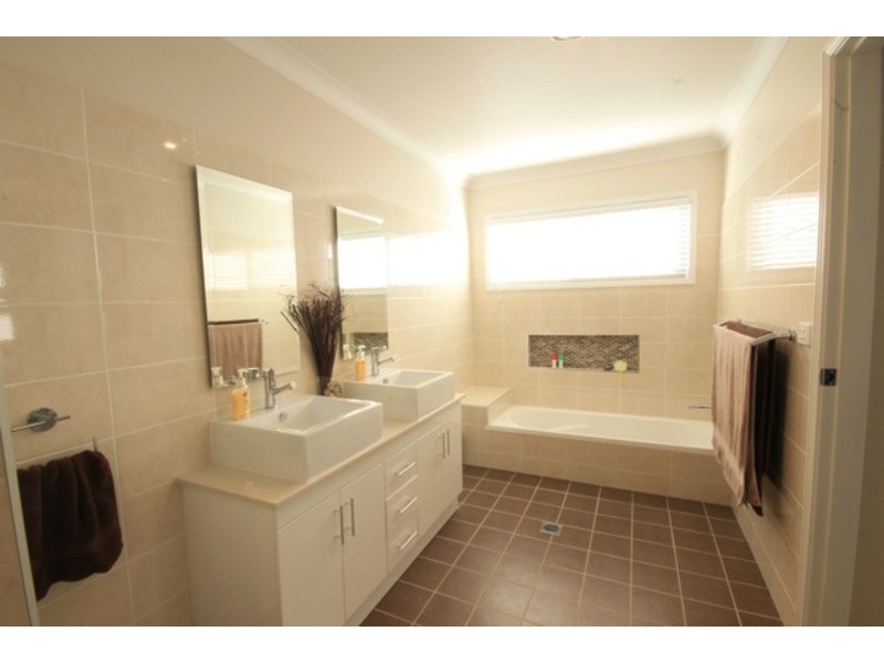47 St George  Avenue, Vincentia NSW 2540