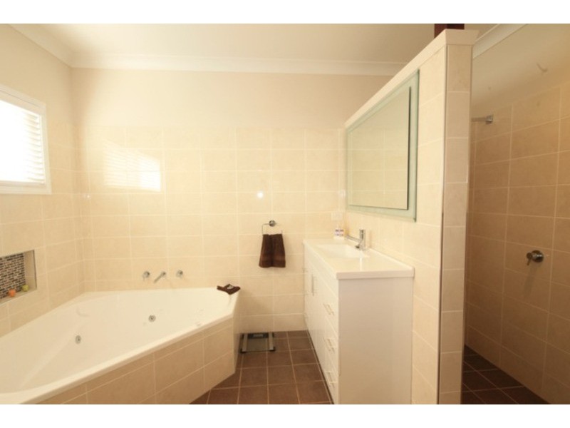 47 St George  Avenue, Vincentia NSW 2540