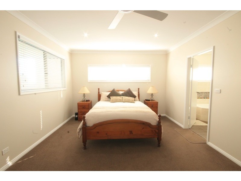 47 St George  Avenue, Vincentia NSW 2540