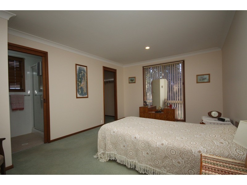32  First  Avenue, Erowal Bay NSW 2540