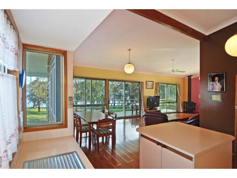 95 Walmer  Avenue, Sanctuary Point NSW 2540
