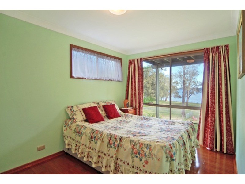 95 Walmer  Avenue, Sanctuary Point NSW 2540