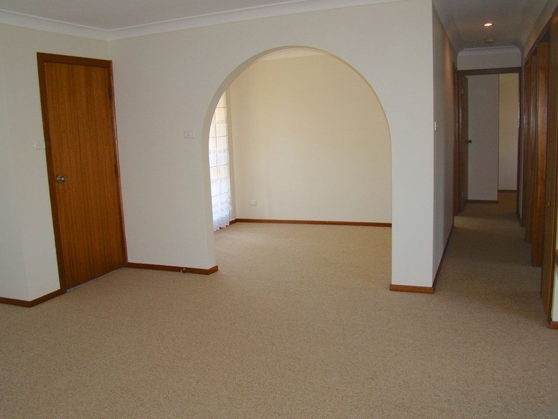 1 Emu  Avenue, Sanctuary Point NSW 2540