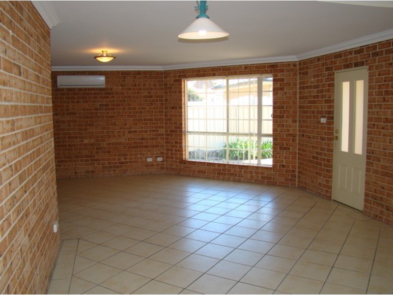 2/11 Leumeah Street, Sanctuary Point NSW 2540