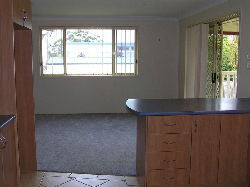 4 Yuroka Crescent, St Georges Basin NSW 2540