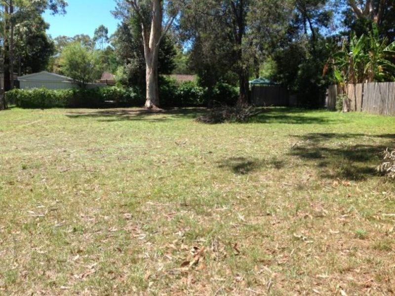 12 Riverside Esplanade, Basin View NSW 2540