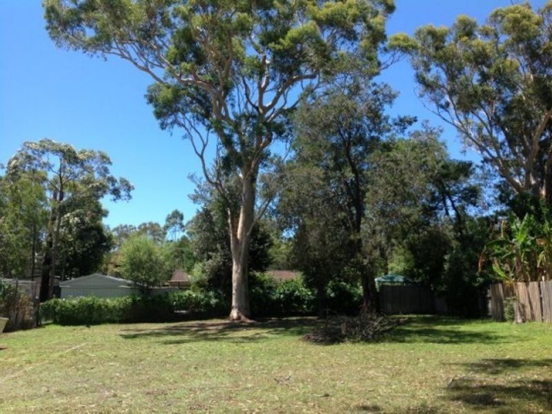 12 Riverside Esplanade, Basin View NSW 2540