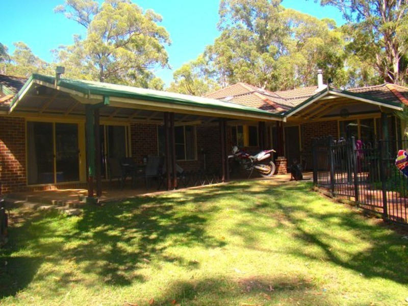 11 McArthur Drive, Falls Creek NSW 2540
