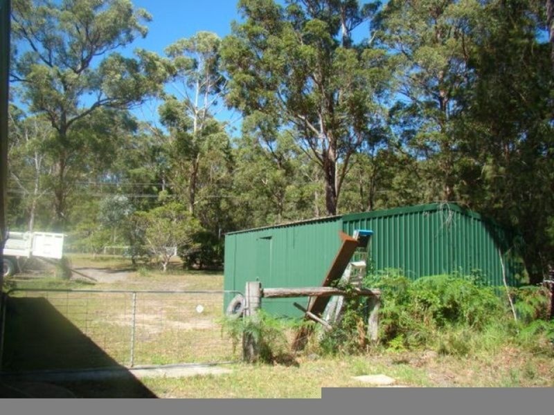 11 McArthur Drive, Falls Creek NSW 2540