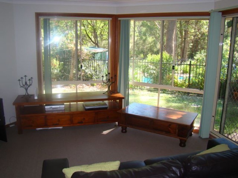 11 McArthur Drive, Falls Creek NSW 2540
