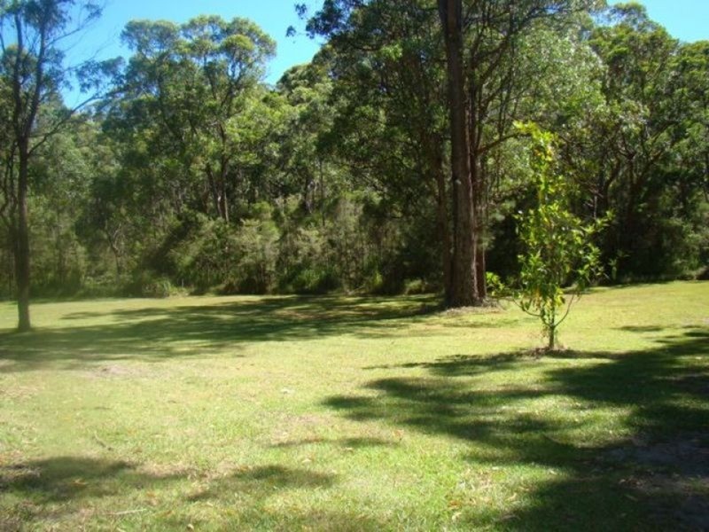 11 McArthur Drive, Falls Creek NSW 2540
