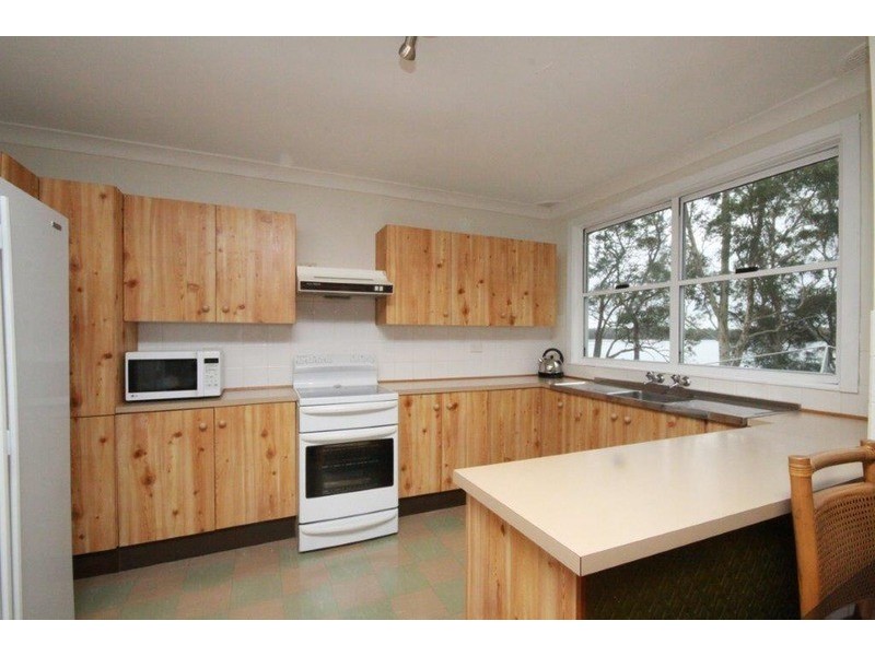 7 Walmer  Avenue, Sanctuary Point NSW 2540