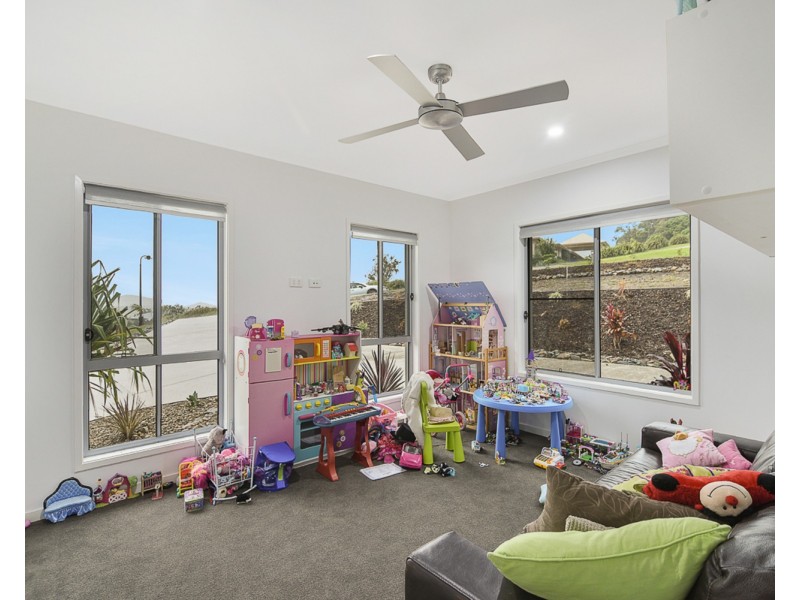50 Aurora Place, Valdora QLD 4561