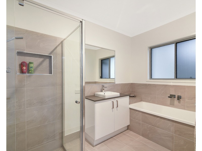 50 Aurora Place, Valdora QLD 4561
