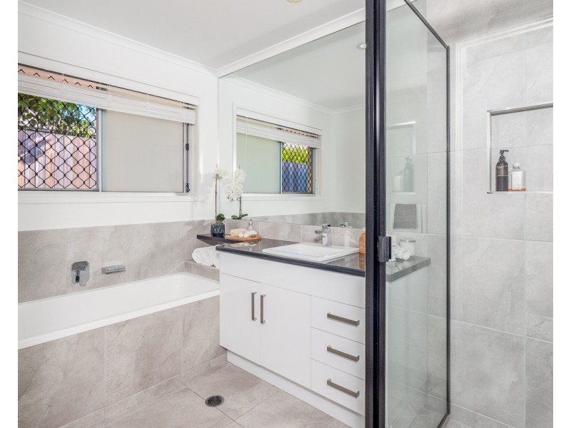 1 Riverstone Place, Bli Bli QLD 4560