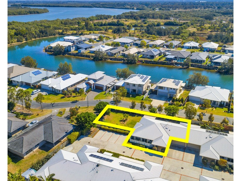 4/3-5 Weeroona Avenue, Beachmere QLD 4510