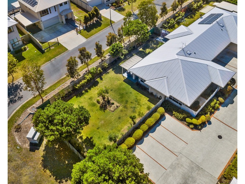 4/3-5 Weeroona Avenue, Beachmere QLD 4510