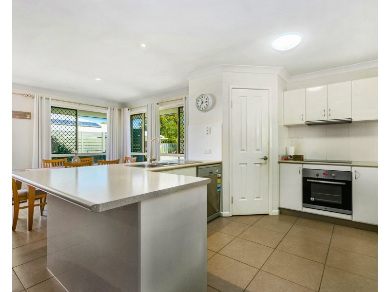 4/3-5 Weeroona Avenue, Beachmere QLD 4510