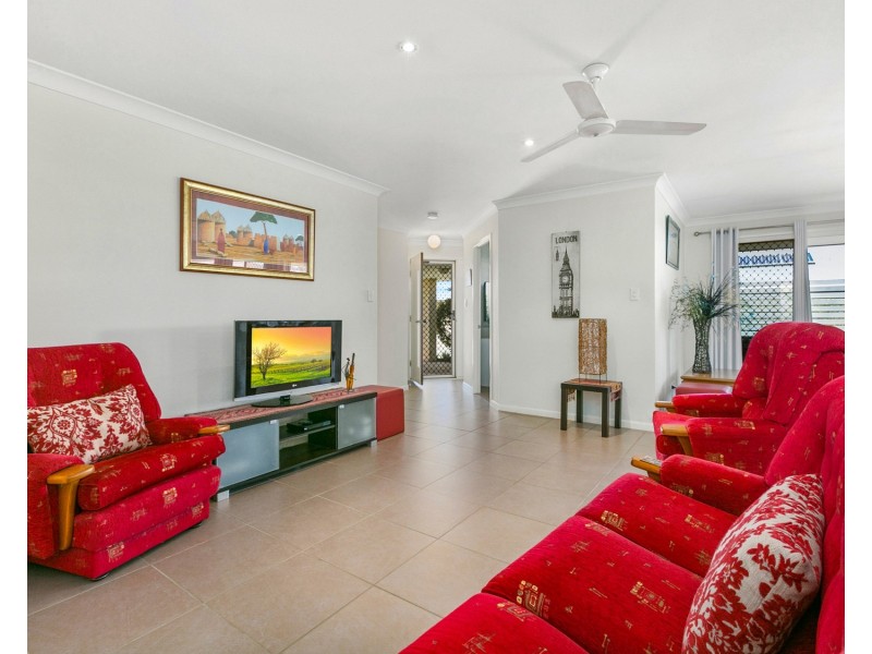 4/3-5 Weeroona Avenue, Beachmere QLD 4510