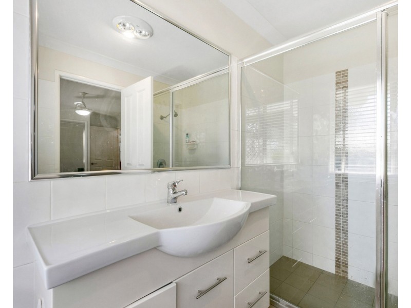 4/3-5 Weeroona Avenue, Beachmere QLD 4510